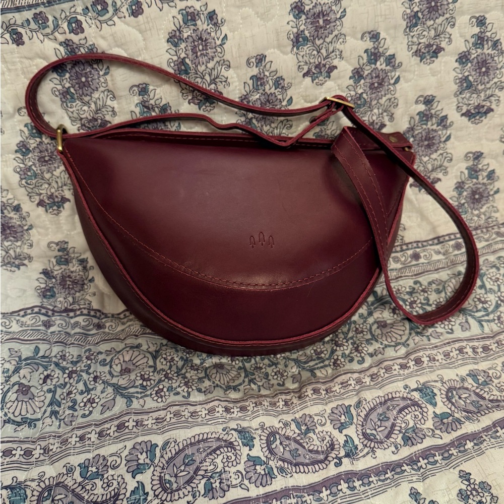 Portland Leather Goods Medium Koala Sling Bag